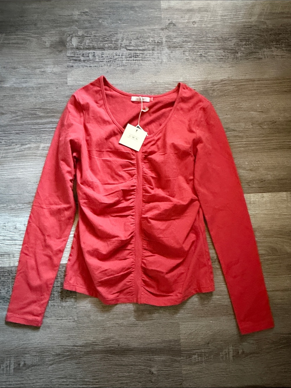 NWT U•W•N Ruched V-Neck Long Sleeve Top in Red
